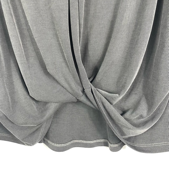 Umgee Short Sleeve V Neck Top - Picture 3 of 9